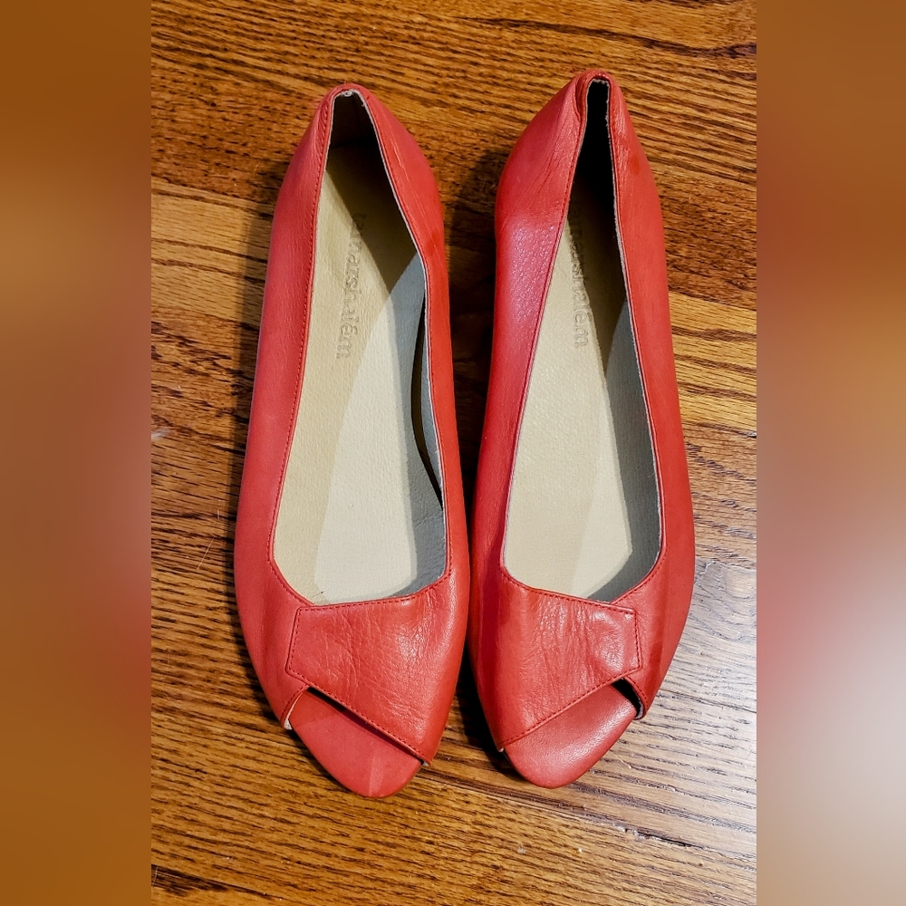 Tamar shalem red leather open toe Size 41 never worn